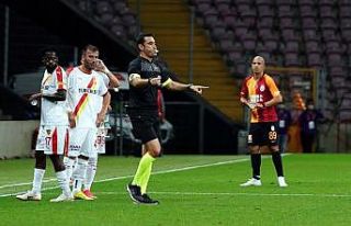 Süper Lig: Galatasaray: 0 - Göztepe: 0 (İlk yarı)