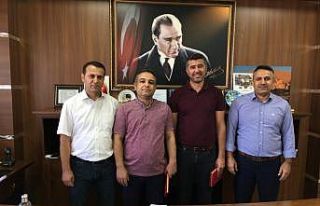 Tayini çıkan şube müdürlerine plaketli veda