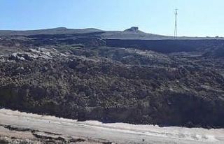 Tekman - Erzurum Palandöken yolunu heyelan vurdu