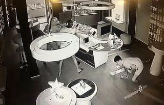 Telefon hırsızları kamerada