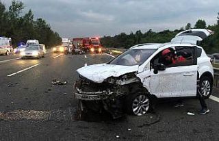 TEM Otoyolunda kaza: 2 ölü, 5 yaralı