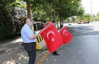 TESK’ten 51 şehit esnaf için 51 bin Türk bayrağı