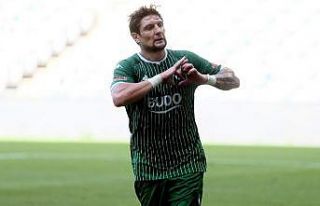 TFF 1. Lig : Bursaspor: 2 - Menemenspor: 1 (İlk yarı)