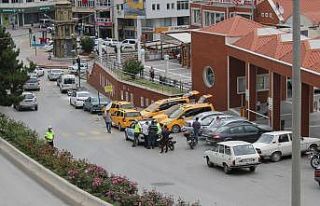 Tosya’da polisten motosikletçilere sıkı denetim