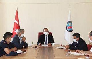 Tosya’da toplu mezar ziyaretleri ve camide bayramlaşma...