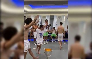Trabzonspor soyunma odasında kolbastı şov