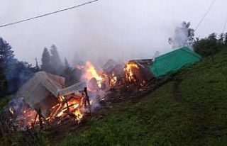 Tüp patlaması sonucu köy evi kullanılamaz hale...