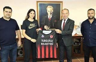 Turgutlu Belediyespor Kadın Basketbol Takımında...