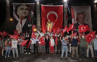 Turizm merkezlerinde de 15 Temmuz Demokrasi Nöbeti...