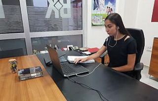 Türk genci, Girl Up programında binlerce kişiye...