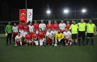 Türk Kızılay’ına destek için ter döktüler