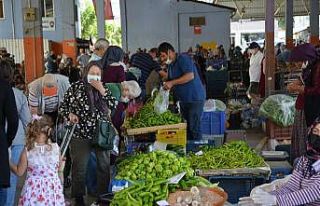 Üretici Köylü Pazarı yoğun ilgi görüyor