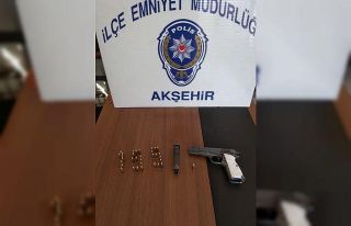 Uyuşturucu baskınında tabanca ele geçirildi