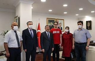 Vali Atay, LGS’de Türkiye birincisini ağırladı