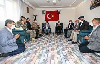 Vali Bilmez şehit ailesini ziyaret etti
