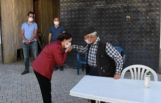 Vali Funda Kocabıyık, şehit ailelerini ziyaret...