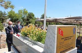 Vali Günaydın 15 Temmuz Şehitlerinin Kabirlerini...