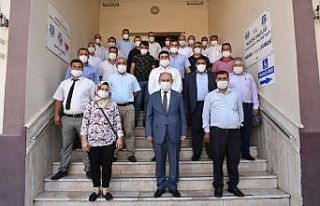 Vali Karadeniz, muhtarlarla bir araya geldi