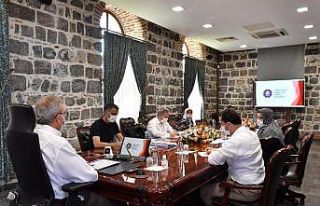 Vali Karaloğlu, hizmet ve projelere dönük çalışmalarını...