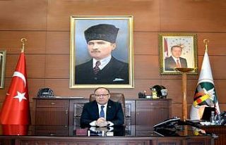 Vali Tutulmaz bayramı kutladı