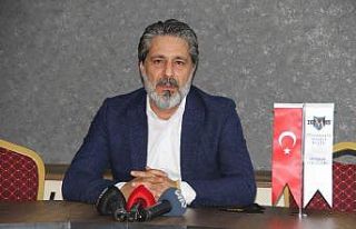 Velileri kayıt parası alarak dolandırmakla suçlanıyordu,...