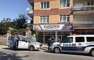 Yabancı uyruklu adam yatağında ölü bulundu