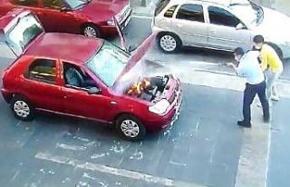 Yanan otomobili zabıta söndürdü