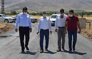 Yeşilyurt’ta kırsal bölgelerin yolları akıcı...