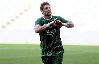 Yevhen Seleznov gollerle döndü