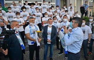 Yılmaz’dan şampiyona kutlama