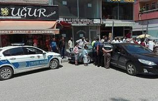 Yokuş aşağı sürüklenen otomobil, farklı bir...