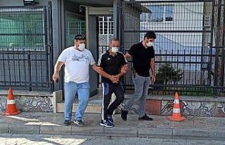 Yüksek sesle konuştuğu için kendisini uyaran şahsı...