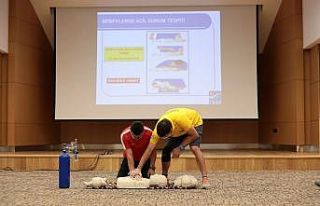 Yüzme eğitmenlerine “Bronz Cankurtaran” sertifikası