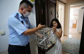 Zabıta ekiplerinden duygulandıran hediye