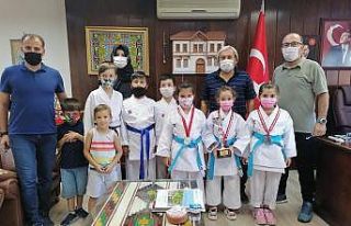 1308 Osmaneli Belediyespor karate minikler takımı...