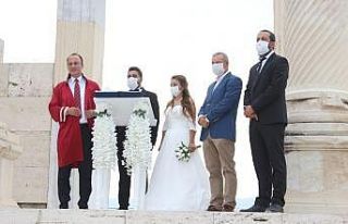 13 asır sonra antik kentte ilk nikah kıyıldı