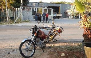2 Motosiklet kafa kafaya çarpıştı: 3 yaralı