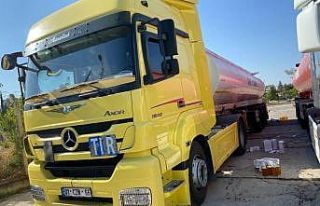 2 tırdan 300 bin liralık kaçak akaryakıt çıktı