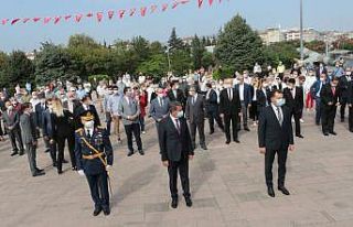 30 Ağustos zaferi çelenk sunma töreniyle kutlandı