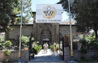 700 yıllık tarihi mekan hem müze hem de kafe olarak...