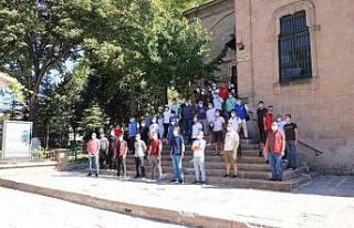 7 kentten 350 genç Afyonkarahisar’ı gezdi