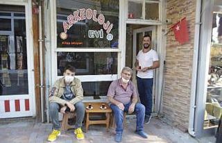 Açtığı ’Arkeoloji Çay Evi’ ile arkeoloji...