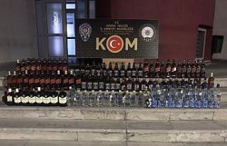 Adana’da kaçak içki ve puro operasyonu