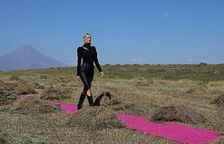 Ağrı Dağı eteğinde moda şov