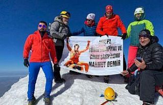 Ağrı Dağı’nın zirvesi sahibini ağırladı