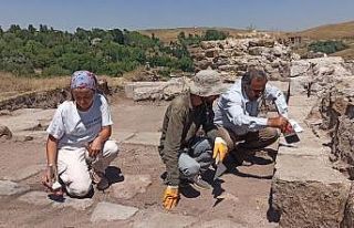 Ahlat’taki kazılar tarihe ışık tutuyor