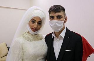 Aileler razı değildi devreye girip düğünlerini...