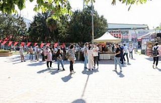 AK Parti Gençlik Kolları üyeleri Marmara Depremi’nde...
