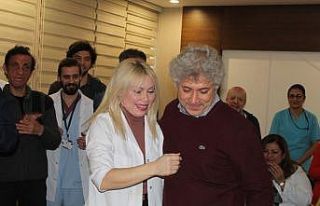 Akdeniz Üniversitesi rektörlüğüne Prof.Dr. Özlenen...