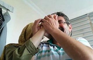 Akdeniz Üniversitesini kazandığını sevinç çığlıklarıyla...